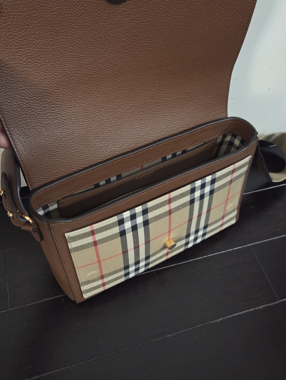 New Authentic Burberry Note Bag - Picture 8 of 11